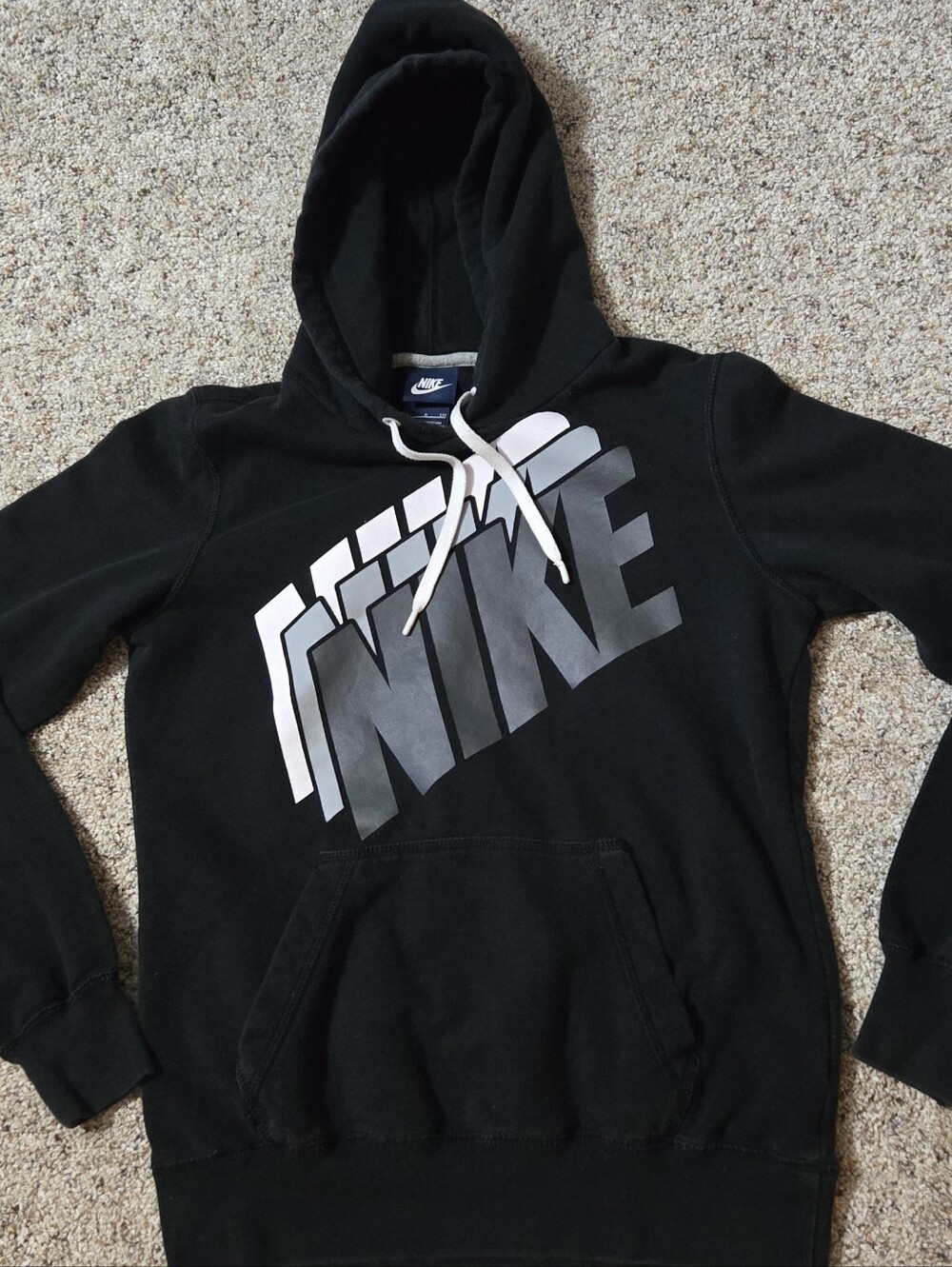 Nike Black Pullover Hoodie with Gradient White-to-Gray Logo Small